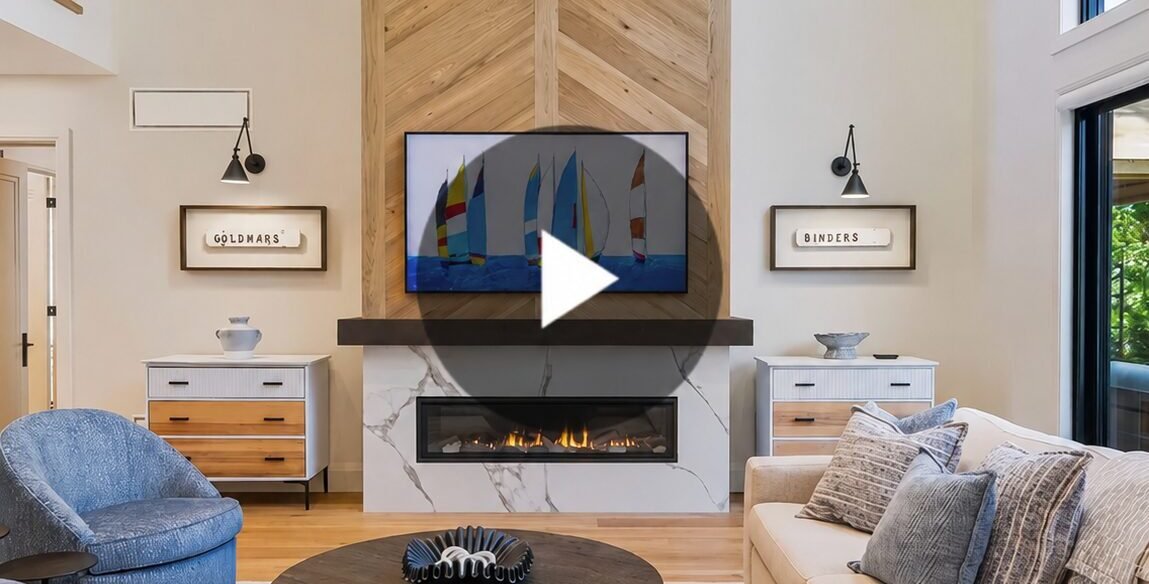 Inside a Breathtaking Lakefront Home at Lake Simcoe, Ontario
